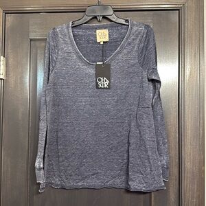 Chaser NWT Grey Blue distressed Long Sleeve Women's Top M‎